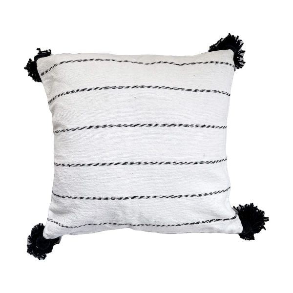 cojin-de-algodon-blanco-con-lineas-y-pompones-negros-3 cojin-de-algodon-blanco-con-lineas-y-pompones-negros-1 cojin-de-algodon-blanco-con-lineas-y-pompones-negros-2